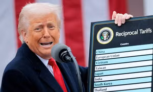 Giới đầu tư toàn cầu tìm đường tránh 'bão thuế' của ông Trump
