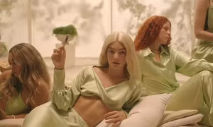 "Mood Ring" - Lorde: Lá thư vực dậy tinh thần người trẻ sau chuỗi ngày dài mệt mỏi
