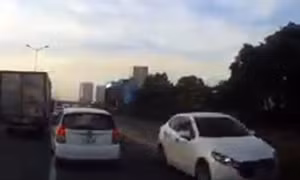 Nữ tài xế đi ngược chiều trên đường Vành đai 3 trên cao nói gì?