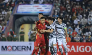 SEA Games 31 cho phép các đội bóng thay tối đa 15 cầu thủ. (ảnh Huỳnh Huỳnh)