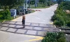 Tàu hỏa tông chết người đàn ông đứng giữa đường ray ở Lâm Đồng