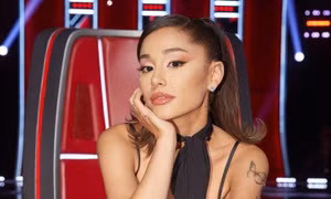Ariana Grande bất ngờ khoe ảnh đang trong phòng thu, sắp trở lại hậu ồn ào "tiểu tam"