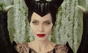 Angelina Jolie hé lộ "Maleficent" làm phần 3 nhưng vì sao người hâm mộ lại lo lắng?