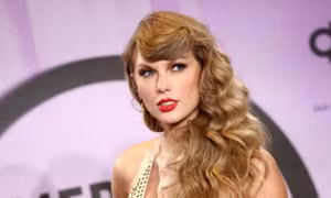 Sân khấu "The Eras Tour" gặp sự cố, Taylor Swift được khen vì pha xử lý cực mượt