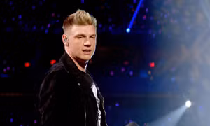 Nick Carter (Backstreet Boys) bị cáo buộc hiếp dâm fan nữ tự kỷ cách đây 21 năm