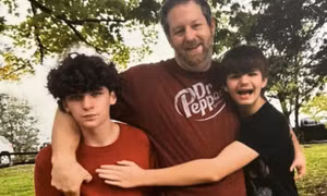 Nạn nhân mới của "sextortion": Thiếu niên 16 tuổi tự vẫn vì bị tống tiền bằng ảnh AI