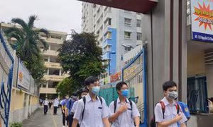 TPHCM chưa thể chốt lịch thi lớp 10 vì giãn cách xã hội thêm hai tuần