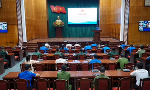 Quang cảnh diễn đàn tại điểm cầu Tỉnh ủy TT-Huế.