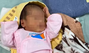 Tìm người thân cho trẻ sơ sinh còn nguyên dây rốn bị bỏ rơi bên kiệt phố ở Huế