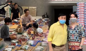 Đan Trường trao nhu yếu phẩm, MC Đại Nghĩa tự tay mang rau gửi đến người dân Sài Gòn