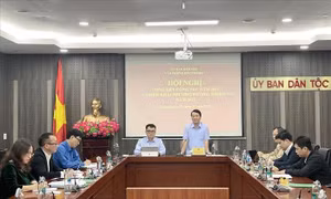 Bộ trưởng, Chủ nhiệm Hầu A Lềnh phát biểu chỉ đạo tại Hội nghị
