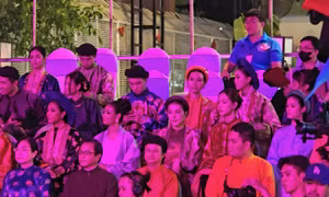 Miss Cosmo Tata và Hoa hậu Tiểu Vy chung khung hình hậu ồn ào