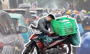 Nhiều shipper và tài xế công nghệ nghỉ Tết sớm, "tắt app về quê" sạc năng lượng