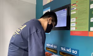 Cận cảnh ATM tiếp nhận trả hồ sơ hành chính tự động đầu tiên ở Việt Nam