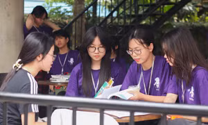 Cựu học sinh THCS Marie Curie Hà Nội mở triển lãm, gỡ rối cho teen thi vào lớp 10