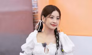 Chi Pu đón loạt tin vui: Trở thành Sứ giả hành động UNICEF, tham gia show mới, nổi nhất nhì C-Biz