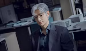 Bậc Thầy Đàm Phán: Ý nghĩa đằng sau màn "tẩy trắng" của "White Snake" Lee Je Hoon