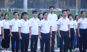 Lễ báo công xúc động của các Gương mặt trẻ Việt Nam tiêu biểu 2023 tại Lăng Bác