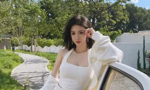 Vòng bạn bè "đáng nể" của Blase - hot girl khiến dân mạng chao đảo giữa scandal của Lý Dịch Phong
