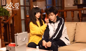 "Muốn Mãi Mãi Yêu" của Dương Tử - Phạm Thừa Thừa bị tẩy chay vì nghi có đường lưỡi bò