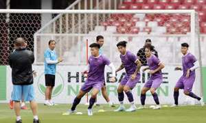 Đội tuyển Việt Nam sẽ vượt sức ép tại Bung Karno để giành chiến thắng. Ảnh: Hữu Phạm