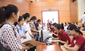 Sinh viên ÐH Y Hà Nội nhập học những năm học trước