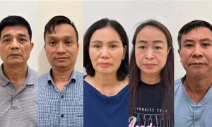 Các đối tượng Nguyễn Thanh Phong, Đinh Quang Minh, Nguyễn Thị Minh Hải, Lê Thị Hiên, Cao Văn Trung (theo thứ tự từ trái qua) Ảnh: Bộ Công an cung cấp