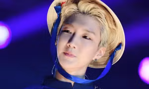 Vừa tròn 10 ngày xuất ngũ, Seunghoon (WINNER) nhiễm COVID-19 phải dừng mọi hoạt động