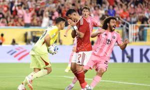 Đá hỏng phạt đền trước CLB của Messi, cầu thủ Ai Cập bị trừ gần 3 tháng lương
