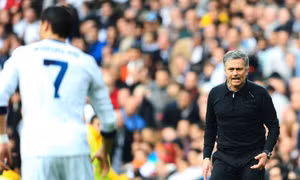 Mourinho trực tiếp thuyết phục Ronaldo gia nhập Fenerbahce
