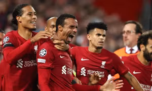 Hạ Ajax, Liverpool giúp HLV Klopp tiệm cận Mourinho