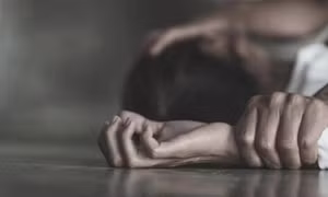 Gã xe ôm 'chìa' bệnh án tâm thần hòng thoát tội hiếp dâm bé gái khuyết tật trí tuệ