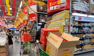 TPHCM: Hàng nghìn tấn hàng hóa lên kệ phục vụ Tết