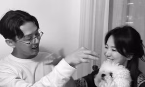 Song Hye Kyo xứng danh đại minh tinh, đăng ảnh bên bạn thân Yoo Ah In cũng gây bão mạng