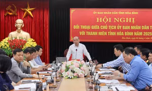 Chủ tịch UBND tỉnh Hòa Bình đối thoại với thanh niên