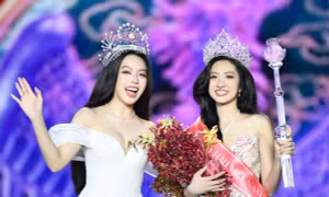 Khoảnh khắc thân thiết giữa Thanh Thủy - Trúc Linh trên sân khấu Hoa hậu Việt Nam 2024