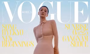 Song Hye Kyo khoe thân hình “siêu mỏng” trên bìa VOGUE khiến fan xém chút không nhận ra