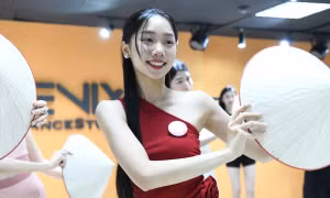 Top 41 Hoa hậu Việt Nam 2024 tập đồng diễn với nón lá, khơi gợi tinh thần dân tộc