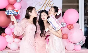 "Nhân vật bí ẩn" khiến Á hậu Phương Nhi bật khóc trong bữa tiệc sinh nhật tuổi 21