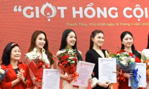 Hoa hậu Thanh Thủy, Á hậu Ngọc Thảo tham gia hiến máu tại Giọt hồng cội Việt 2025