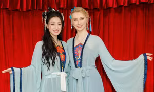 Á hậu Phương Nhi và Miss International Jasmin Selberg hóa thân thành chị em Thúy Kiều