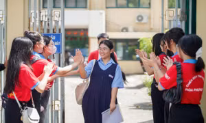 Nghịch lý tuyển sinh ở TPHCM: Trường danh giá vẫn 'đỏ mắt' chờ học sinh