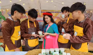  Giới trẻ xứ Lạng mang nhiều đặc sản đến ngày hội khởi nghiệp 