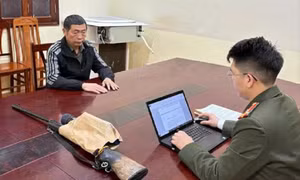 Đối tượng Đỗ Đăng Dũng tại cơ quan công an. 