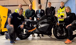 Mẫu xe máy điện lập kỷ lục thế giới về quãng đường di chuyển