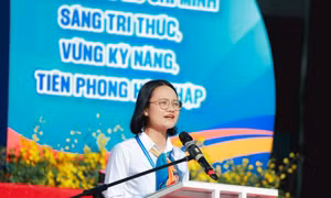 Chị Trần Thu Hà làm Chủ tịch Hội Sinh viên TP. HCM khóa VII