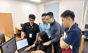 Sáng chế thiết bị ‘nói chuyện’ bằng rung động cho người khiếm thính, khiếm thị