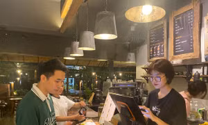 Một ngày làm thêm của nữ sinh Học viện Báo chí và Tuyên truyền