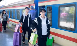 Trên chuyến tàu cuối năm