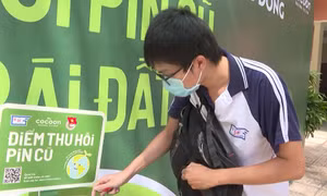 Bạn trẻ Sài Gòn hưởng ứng 'sống xanh' qua chiến dịch ‘Thu hồi pin cũ’